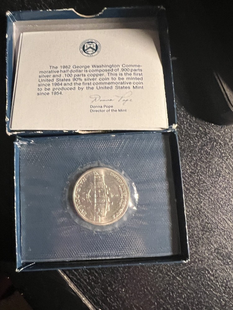 1982-D George Washington Half Dollar Silver Coin w/ Box & COA