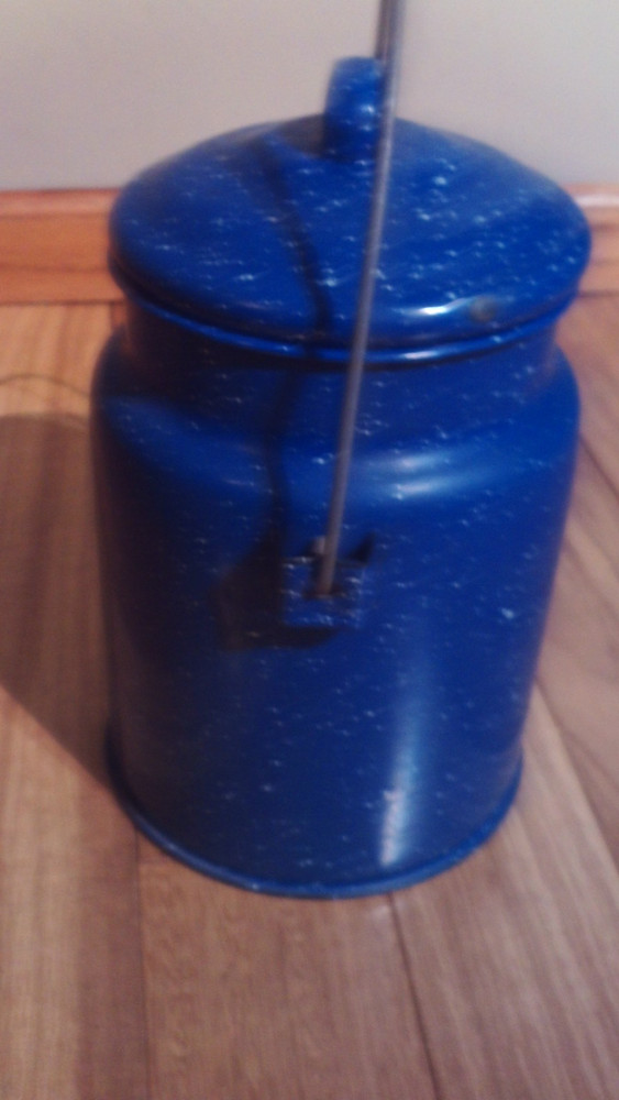 VTG. Robins Egg Blue Enamelware Milk Pail Can Container With Bail Handle #TC