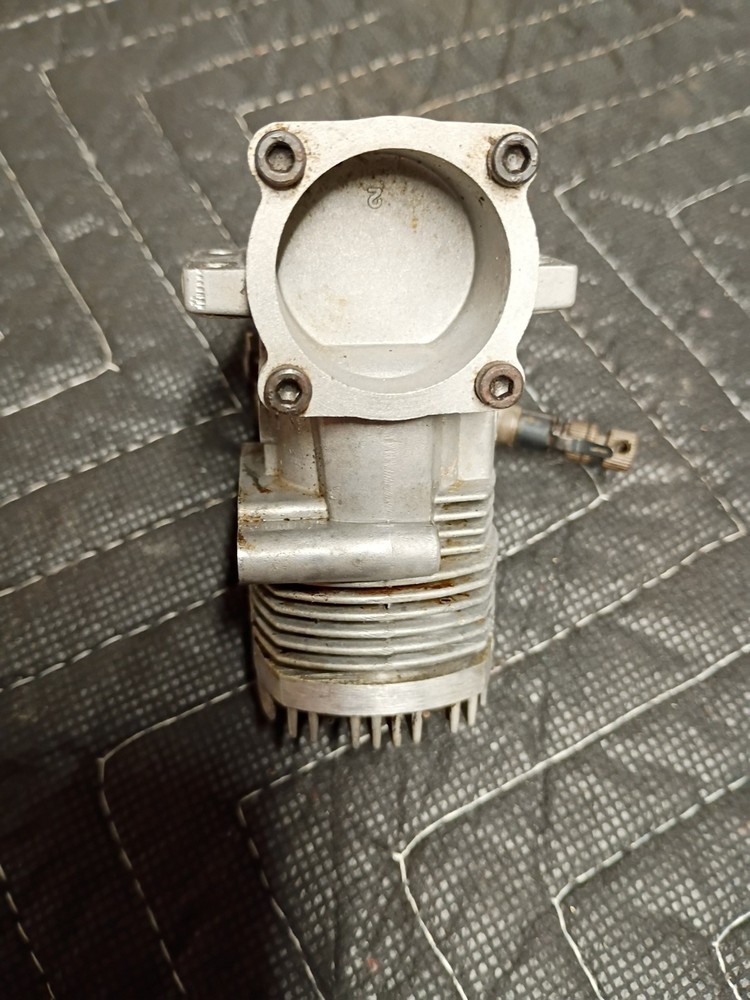 Thunder Tiger Pro 46 RC AIRPLANE ENGINE