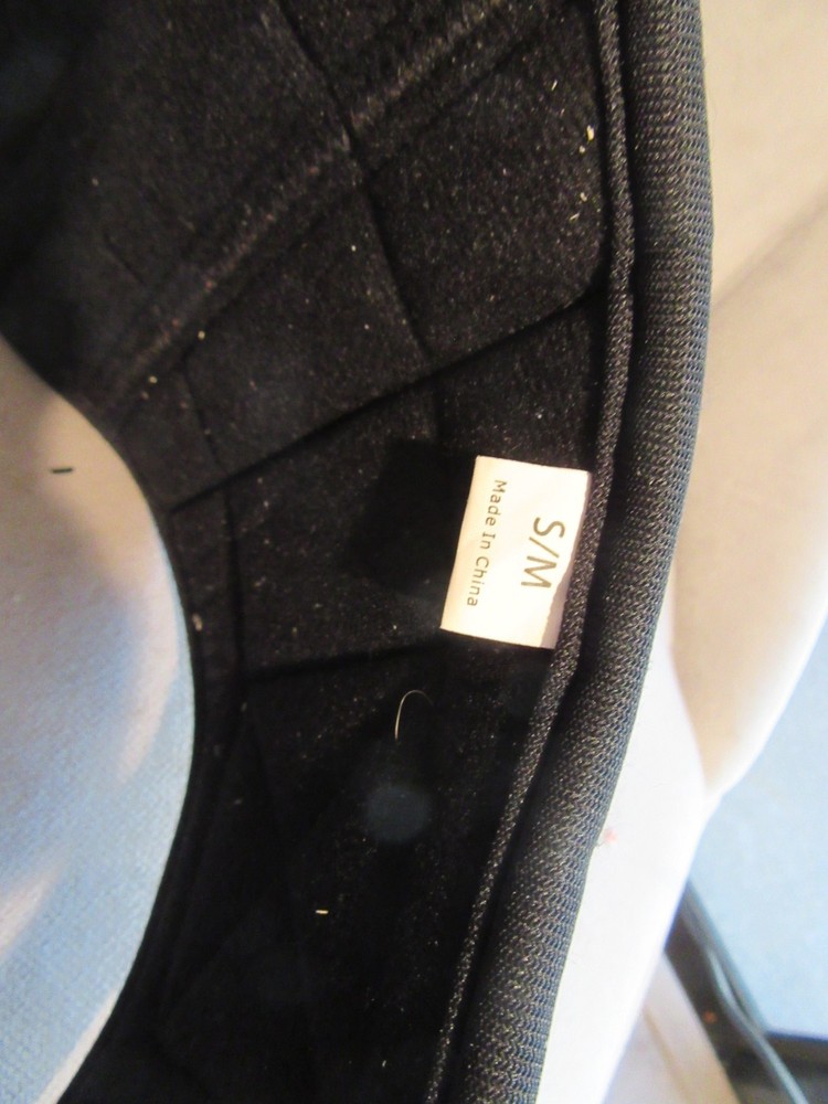 Small-Medium Gold's Gym Weight Lifting Belt in Nice Shape Hook and Loop