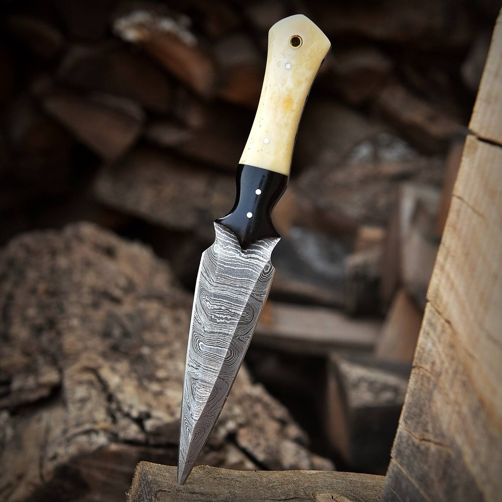 Handmade Damascus Fixed Double-Edged Blade Dagger Knife Bone-bull Horn Handle