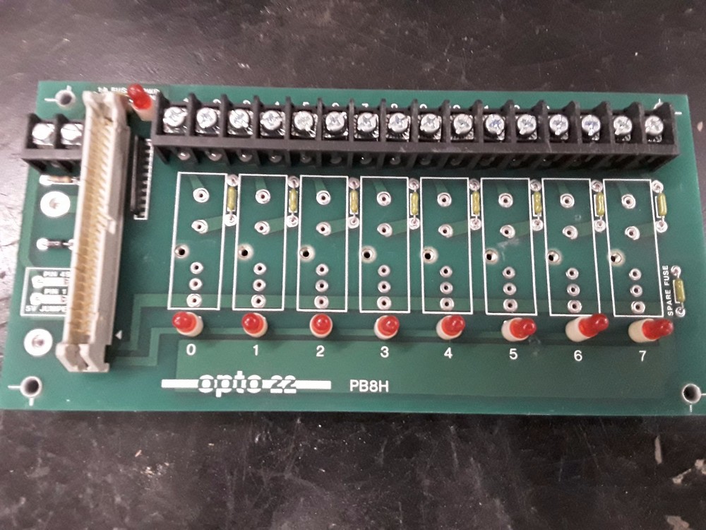 Opto 22 PB8H Module Rack Board
