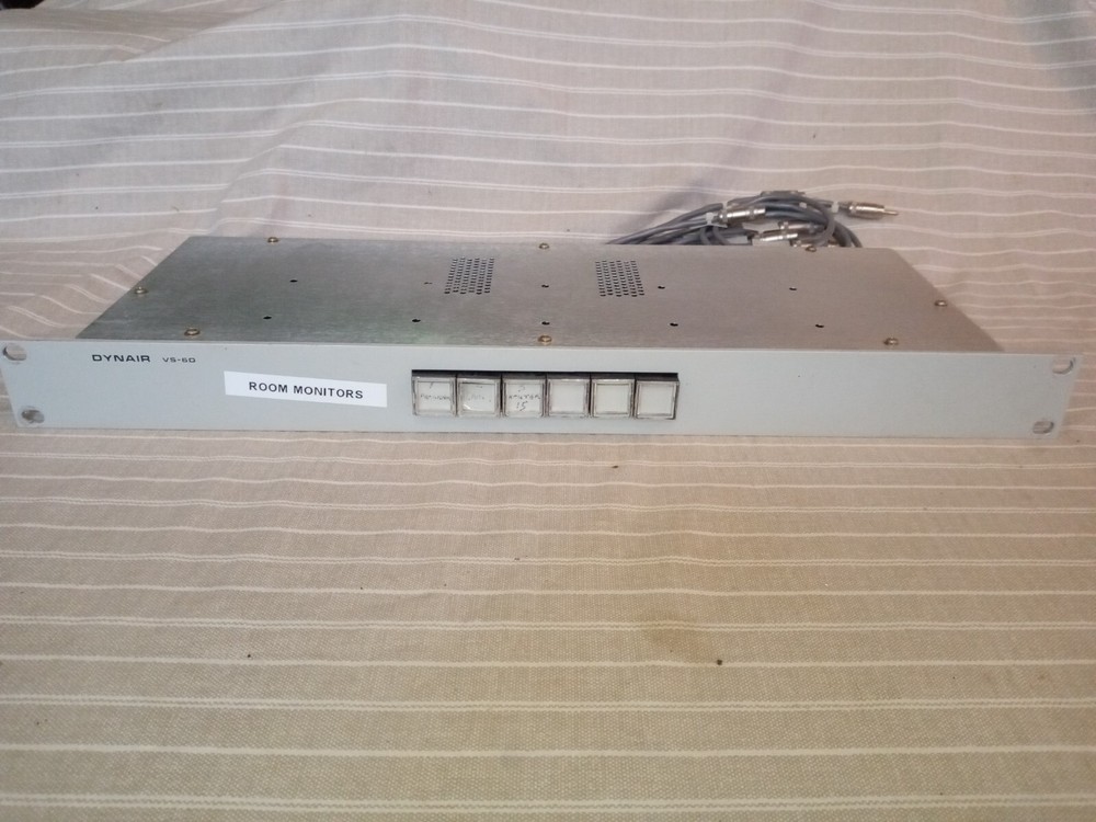 Vintage Dynair Electronics model VS-6D 6-Input Video Rackmount Switch
