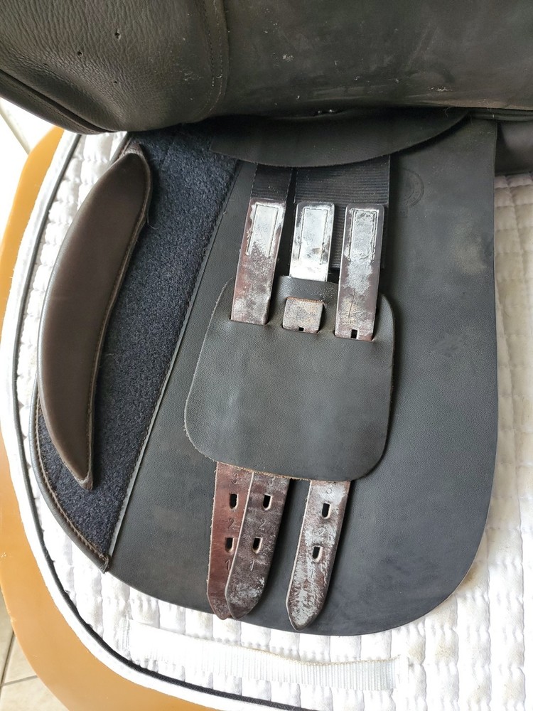 Harry Dabbs Avant GP Saddle 17"/MW