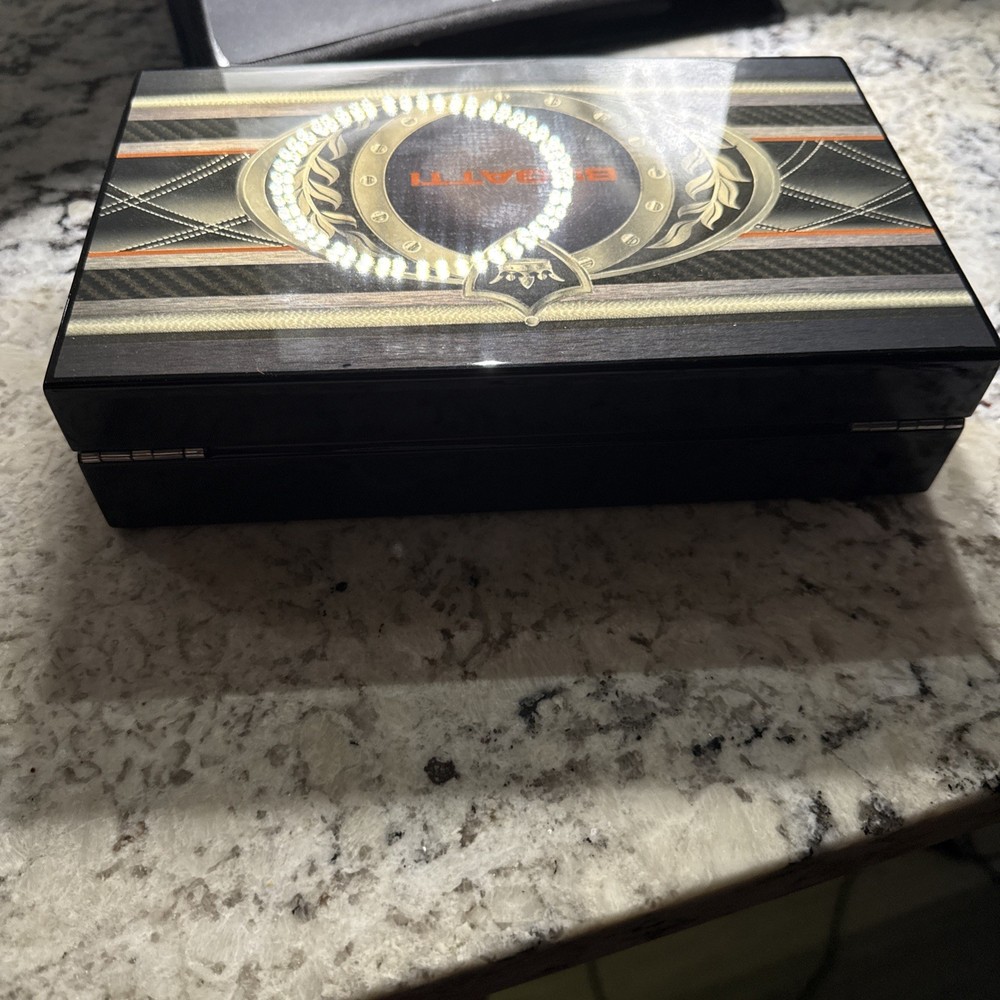 Bugatti Emblem Small Travel Cigar Humidor
