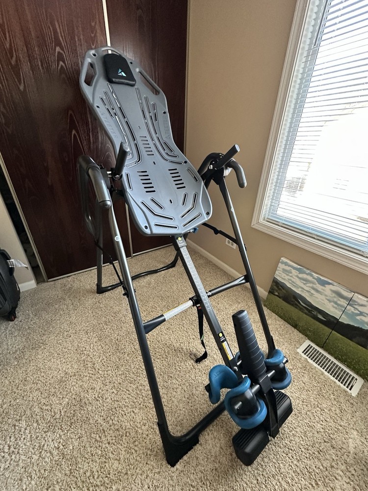 Teeter Adjustable Incline Foldable Inversion Table Gray for Back Gym