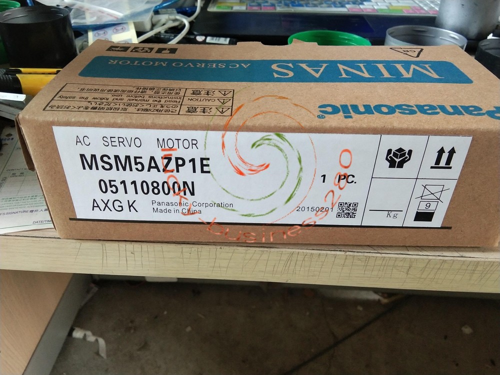 1PC PANASONIC SERVO MOTOR MSM5AZP1E NEW