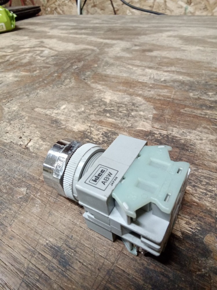 Idec ABW Momentary Series Pushbutton