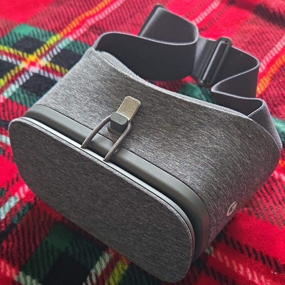 Google Daydream View Gray Smartphone VR Headset