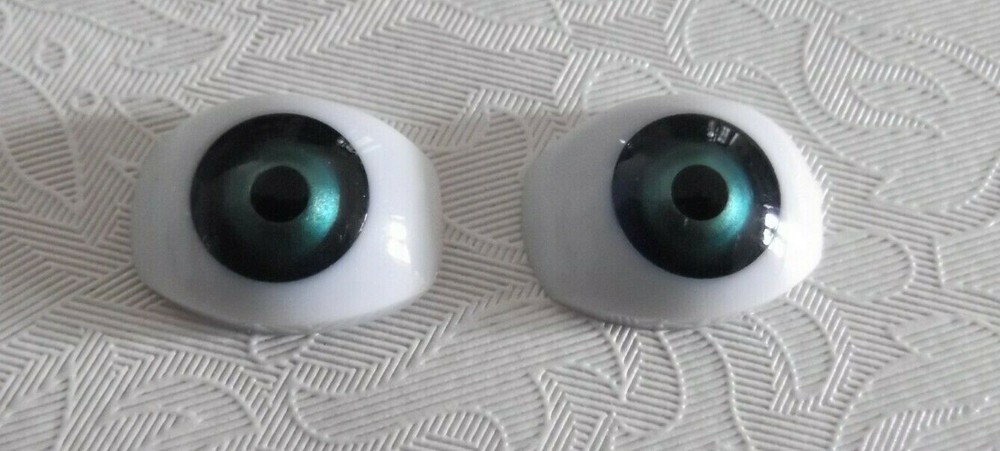 ACRYLIC OVAL DOLL EYES IN GREEN EYO