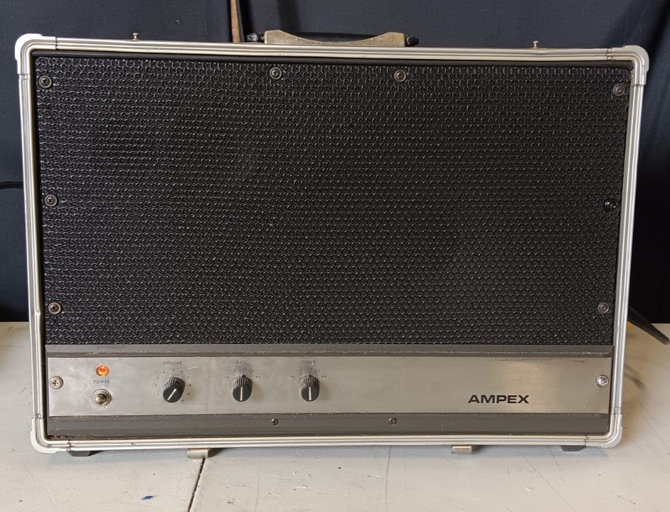 Vintage Ampex Suitcase Amp Model AA-620 - WORKING!