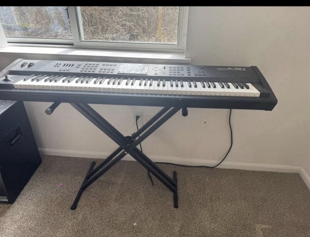 Roland A-90EX 88-Key MIDI Keyboard Controller, 4 Pedal Inputs