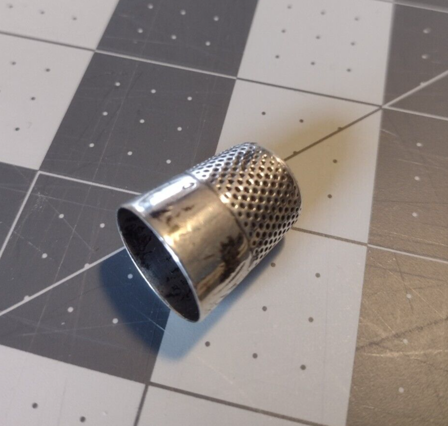 DECORATIVE ETCHED SILVERPLATE Silver THIMBLE Size 0?