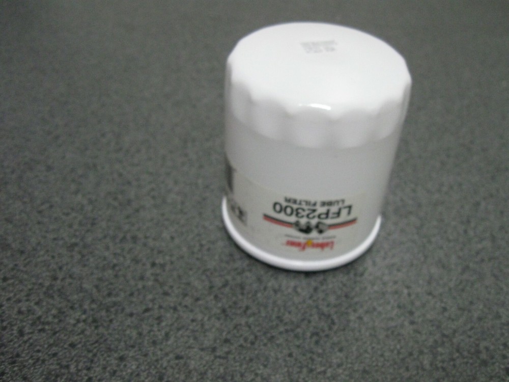 NEW LUBERFINER ENGINE OIL FILTER (PN LFP2300)