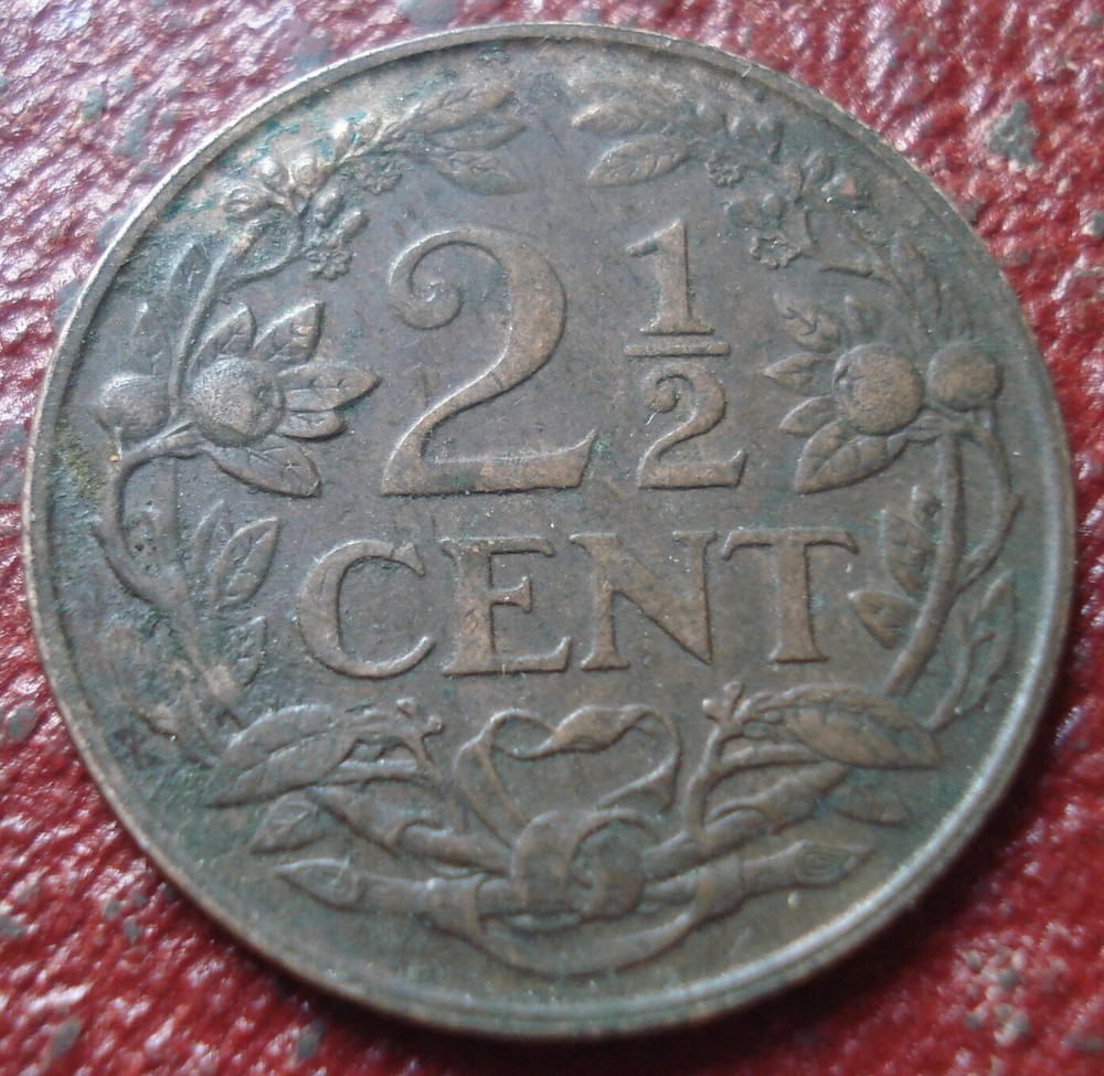 1941 NETHERLANDS 2 1/2 CENTS IN VF CONDITION