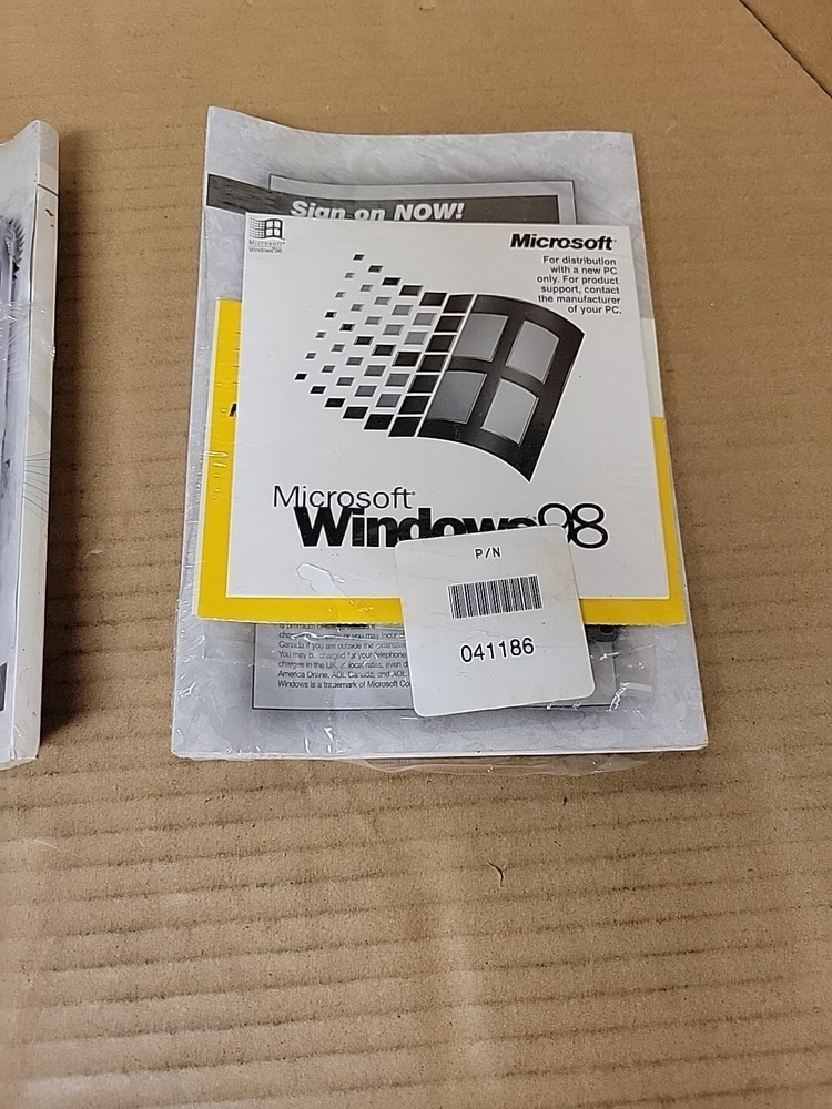 Windows 98 operating system with Boot Disk (floppy) +CD With Product Key *READ