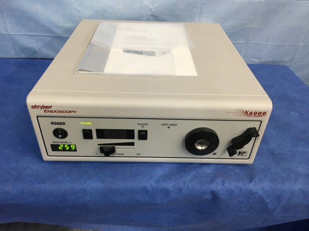 Stryker Endoscopy x6000 Light Source 220-185-000. Bulb Hours: 259