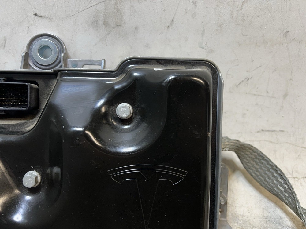 🧷OEM 17-24 Tesla Model 3/Y Front Electrical Control Module Shield -1569303-00-A