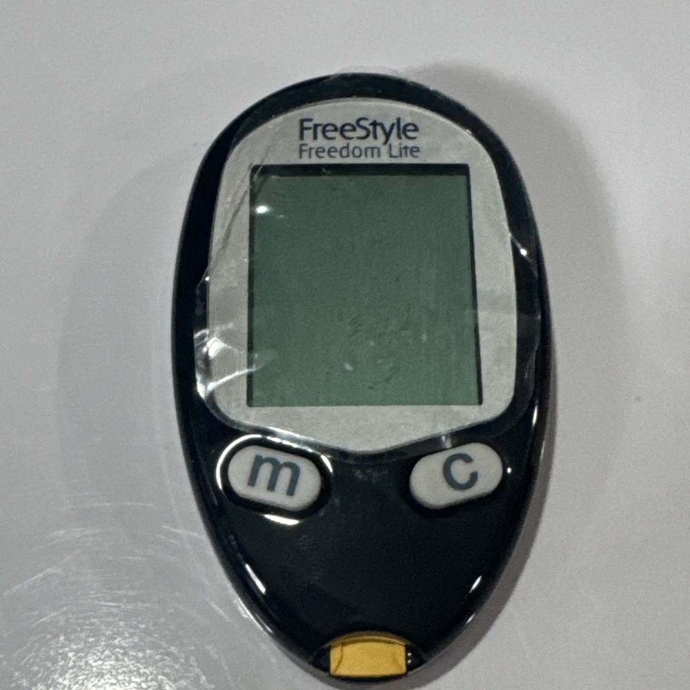 Abbott FreeStyle Freedom Lite Meter + Case + Lancing Device + 10 Lancets
