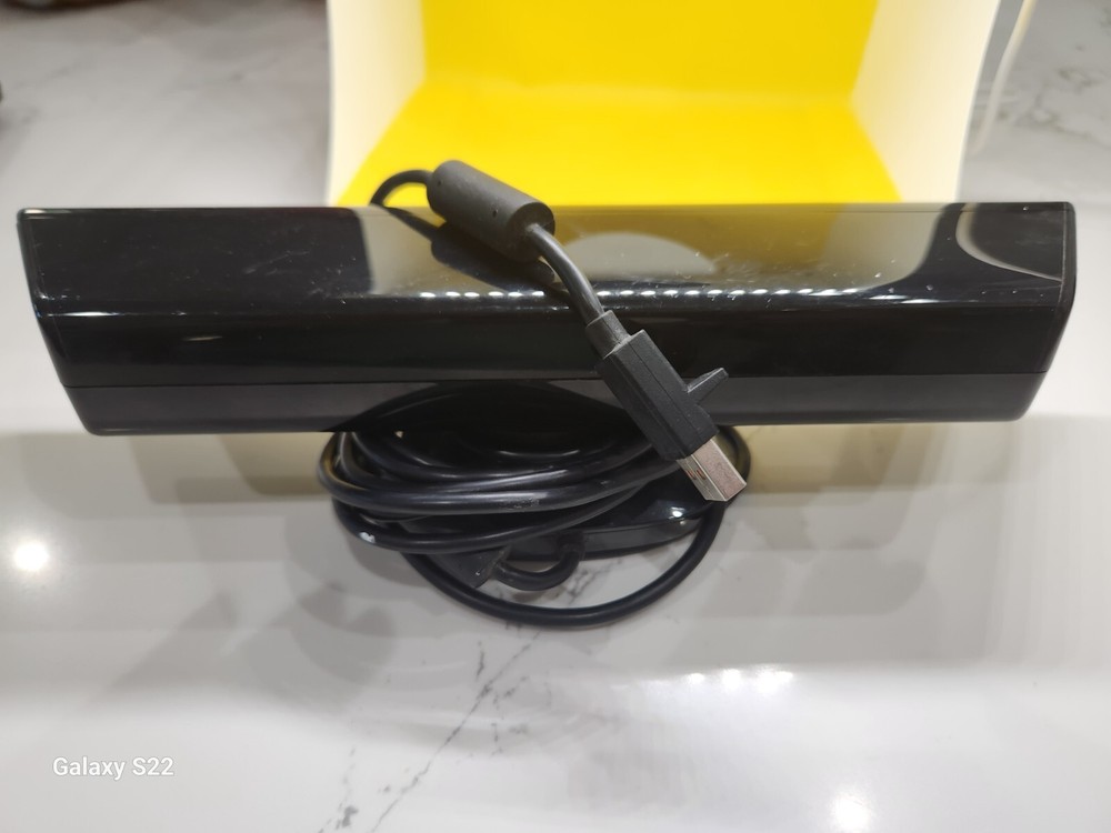 Microsoft Xbox 360 Kinect Sensor - Black