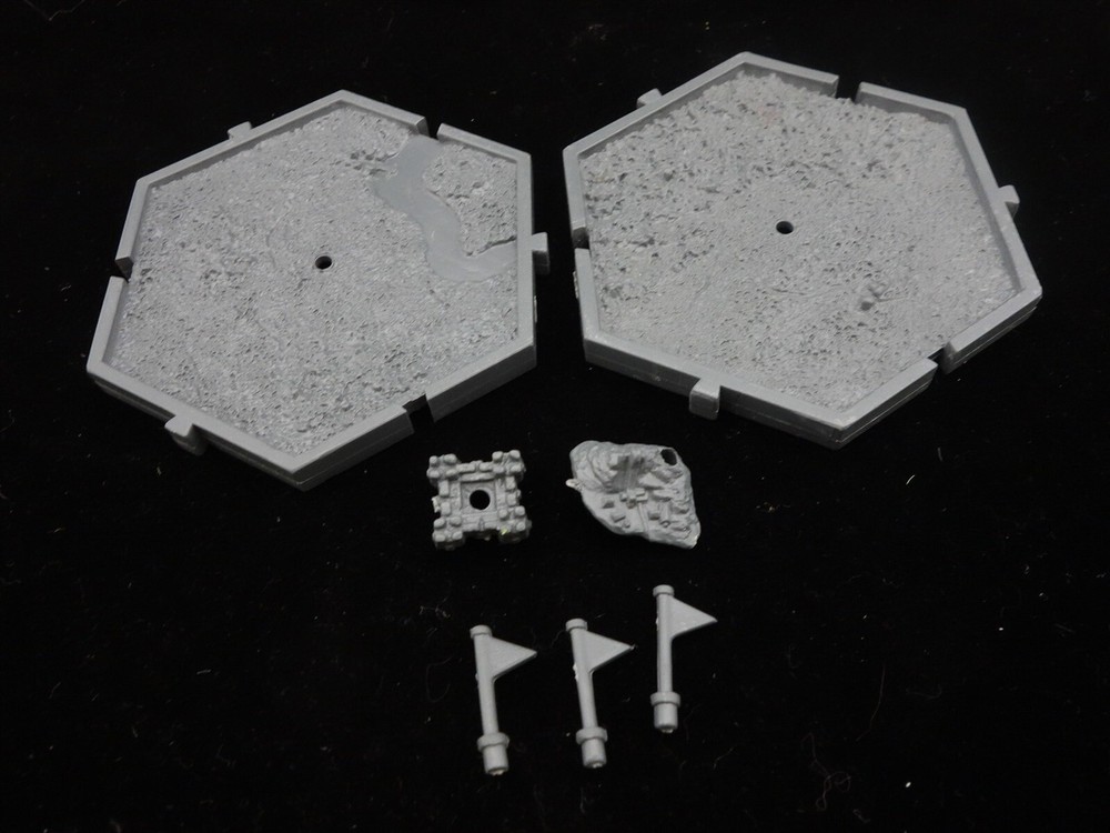 Warhammer Fantasy "Oldhammer" - 2 Mighty Empire Tiles w/ bits (oop plastic)