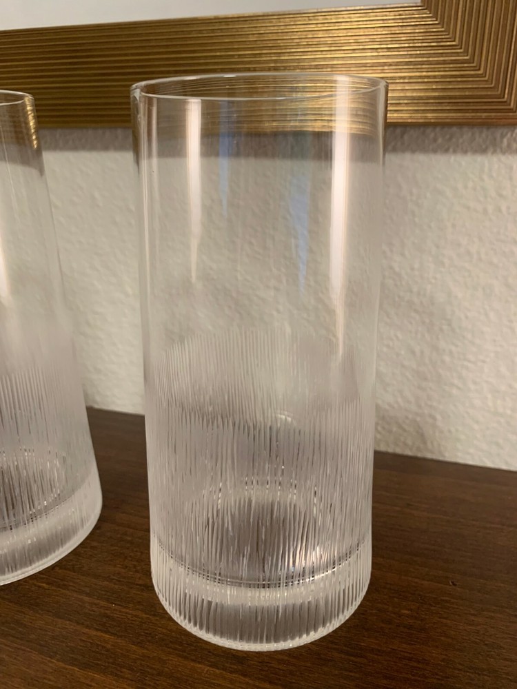 SET OF 4 CLEAR DRINKING GLASSES WITH MODERN ETCHING ON BOTTOM HALF