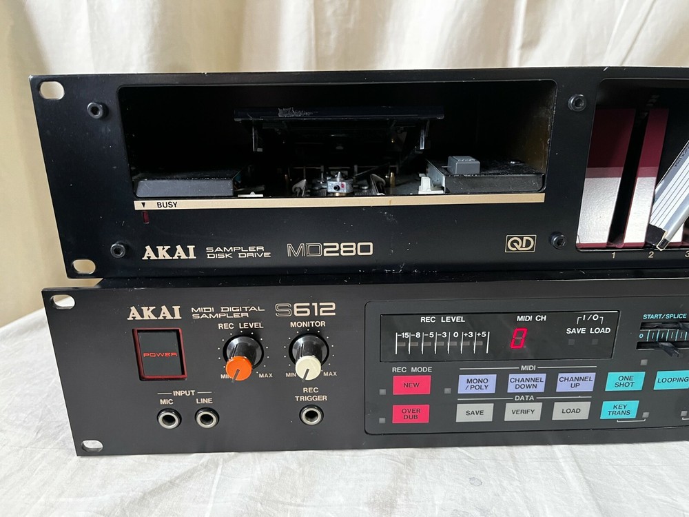 Akai S612 MIDI DIGITAL SAMPLER & MD280 SAMPLER DISK DRIVE w/ disk