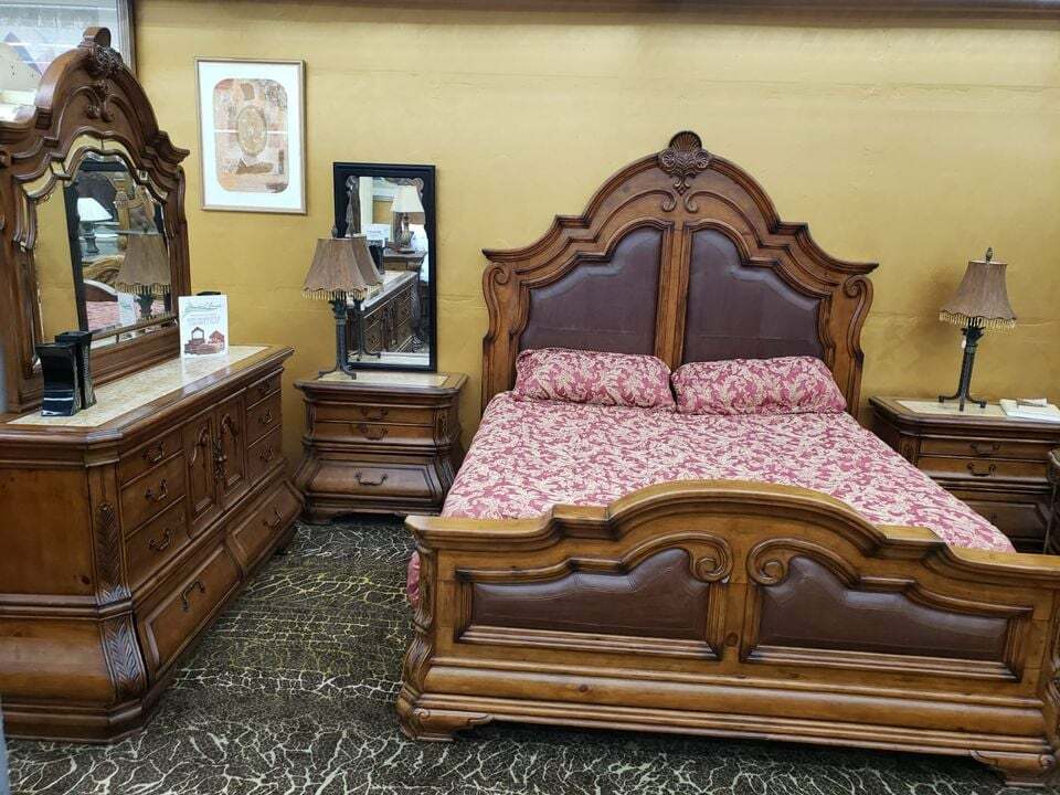 AICO by Michael Amini Tuscano 5PC king size bedroom set
