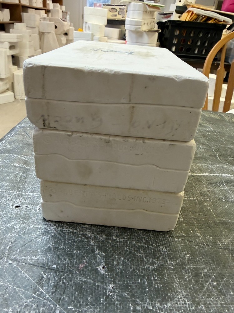 VINTAGE ALBERTA CERAMIC MOLD #A-13 A/B/C CHESS SET