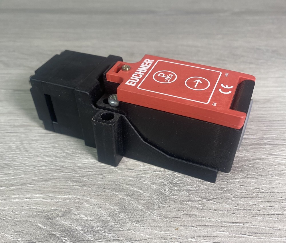EUCHNER NP1-648AB-M SAFETY SWITCH NEW