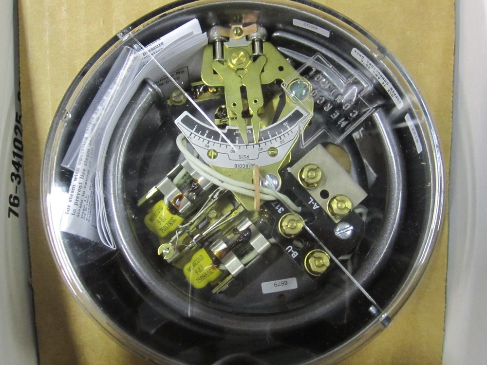 DWYER DA431-4122 R6 TWO STAGE PRESSURE SWITCH