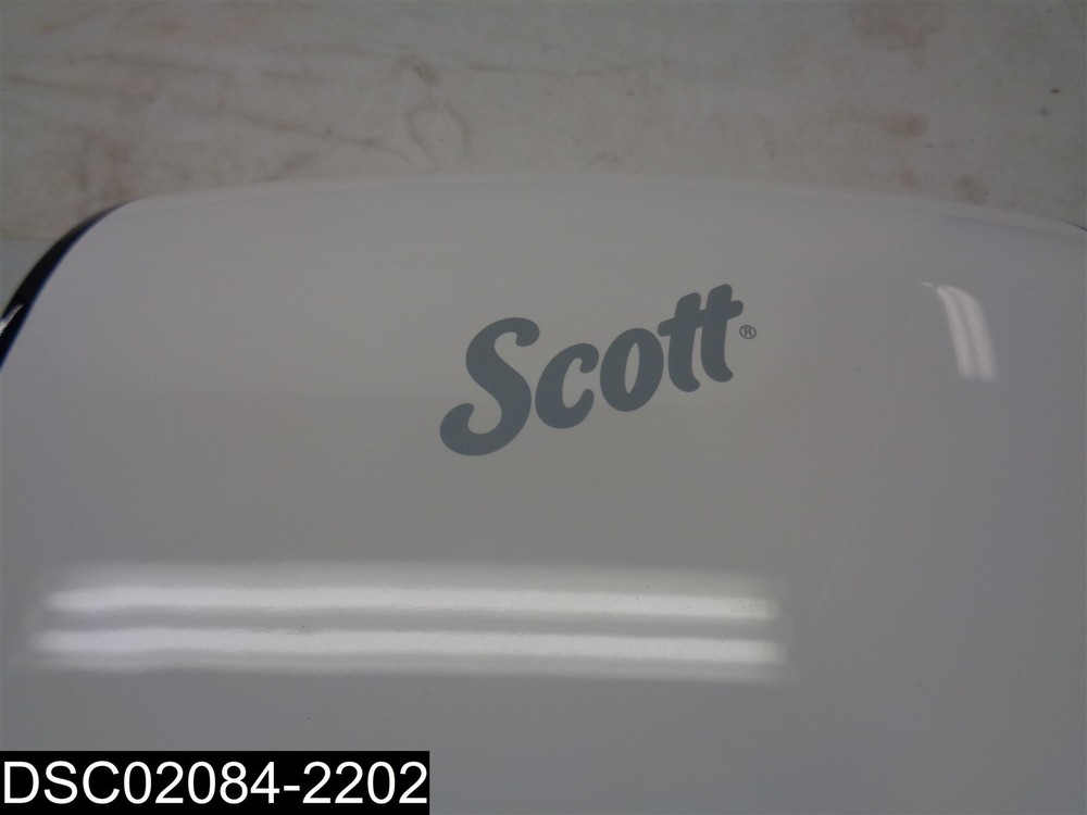 34830 Scott MOD Slimfold Folded Paper Towel Dispenser