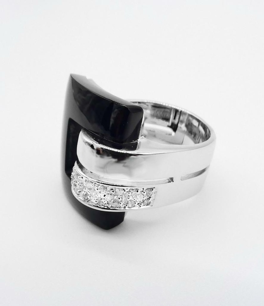 EXQUISITE 18kt White Gold Plated Square Black Onyx Crystals Double Loop Ring NEW