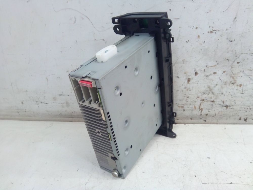 Radio/CD Changer Combination *CODE not present. Fits Mercedes Benz