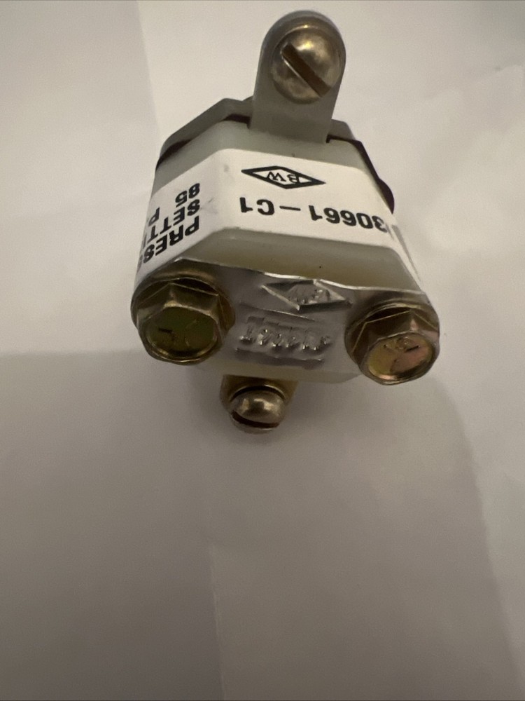 New Flyer\Bendix Pressure Switch Assembly 930661-C1 -85 PSI