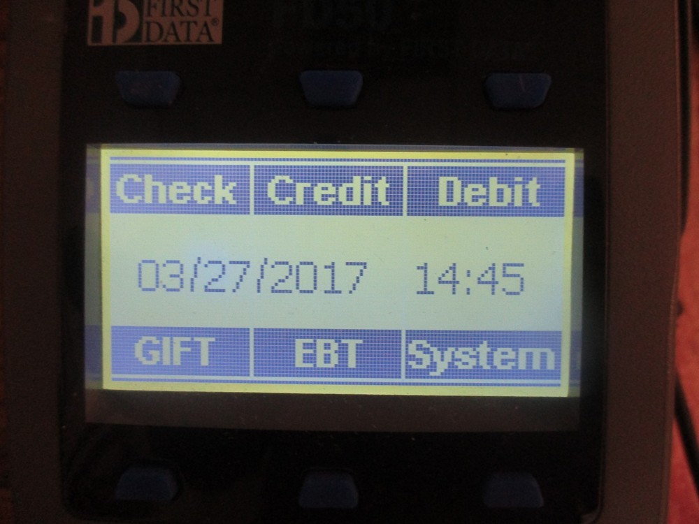 First Data: FD-50 Data Terminal. P/N: 001304064 with Adapter. Tested Good