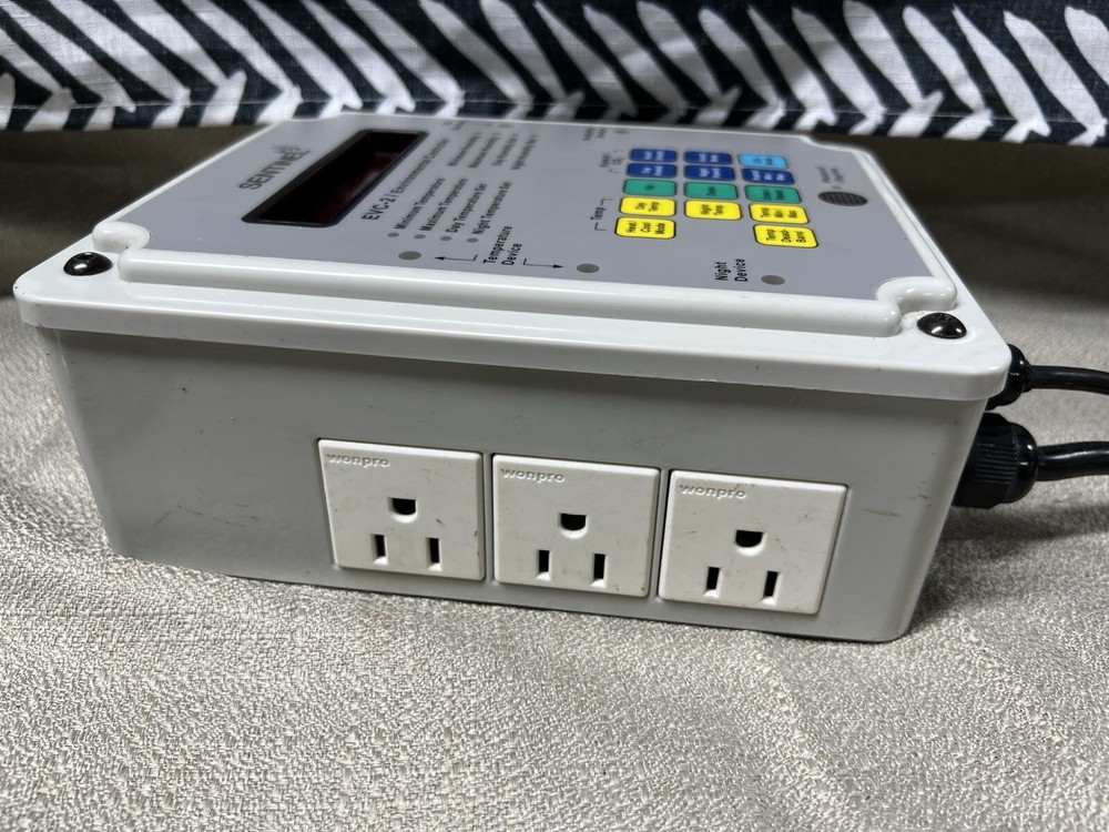 Sentinel EVC-2 Environmental Controller Temp Humidity CO2 Photocell/Daytime