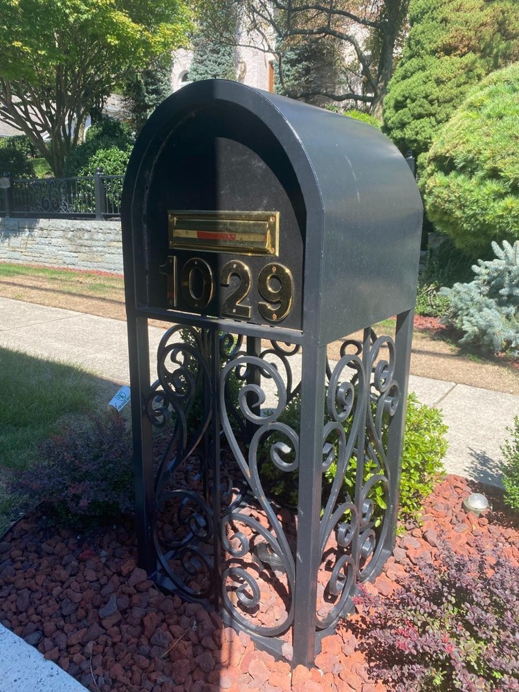 WROUGHT IRON CUSTOM MAILBOX COVER - JPNJ8