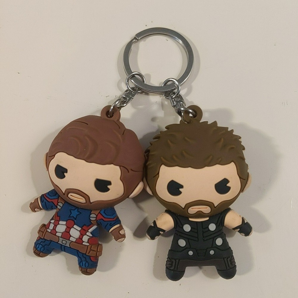 Disney Marvel Universe Captain America & Thor keychain