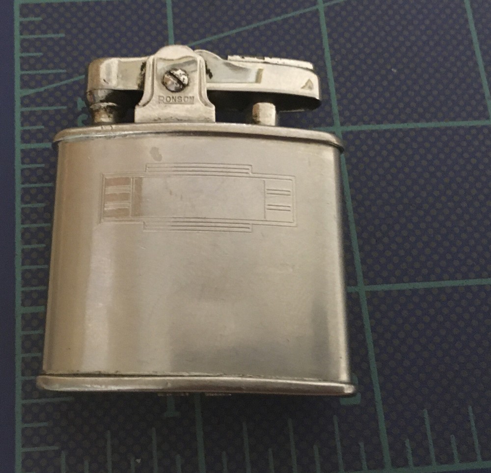 Lighter Vintage Ronson Standard Silver Monogram Pocket Petrol Lighter