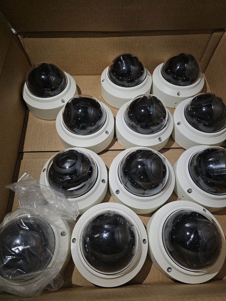 Wisenet XND-6080RV Wired Indoor Dome Security Camera *NOTE Below*