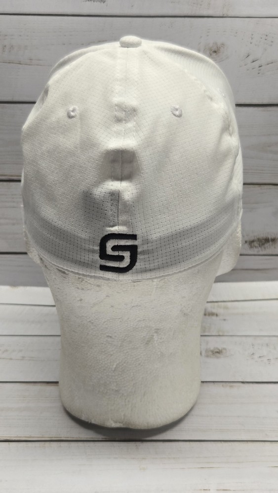 Under Armour Golf Hat White Medium / Large Flex Used Embroidered