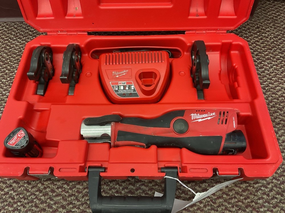 MILWAUKEE TOOLS 2473-22 (CJL063153)