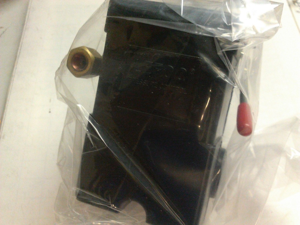 BRAND NEW  5140122-77 SWITCH REPLACEMENT PRESSURE SWITCH