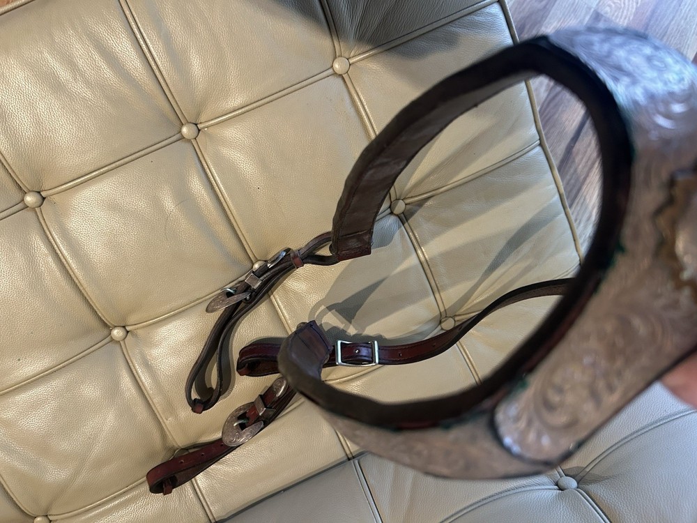 Tool silver and leather Equestrian breast collar