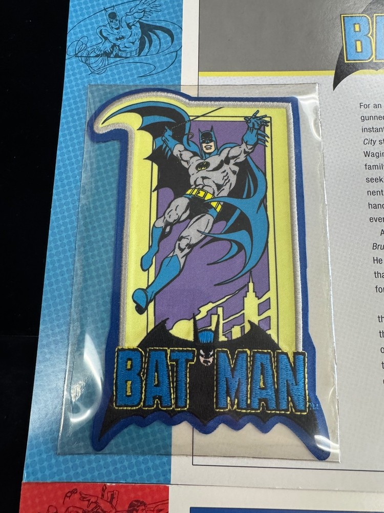 BATMAN & SUPERMAN PATCH on INFO CARD ~ Willabee & Ward ~ DC COMICS PATCHES