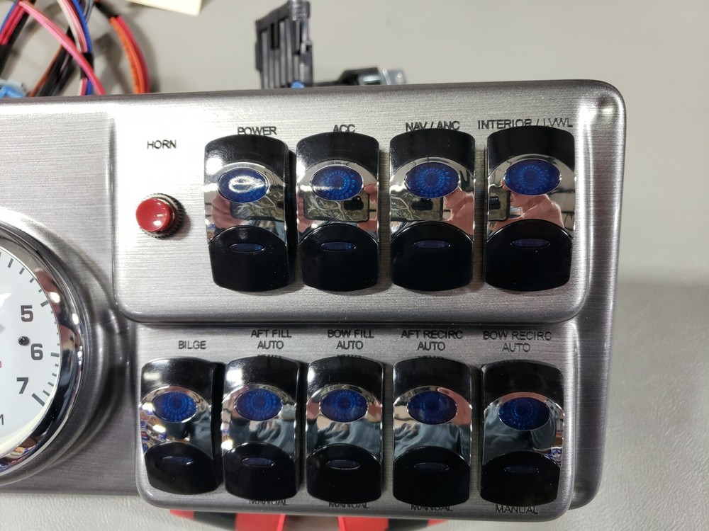 LUND BOATS 3 GAUGE PANEL