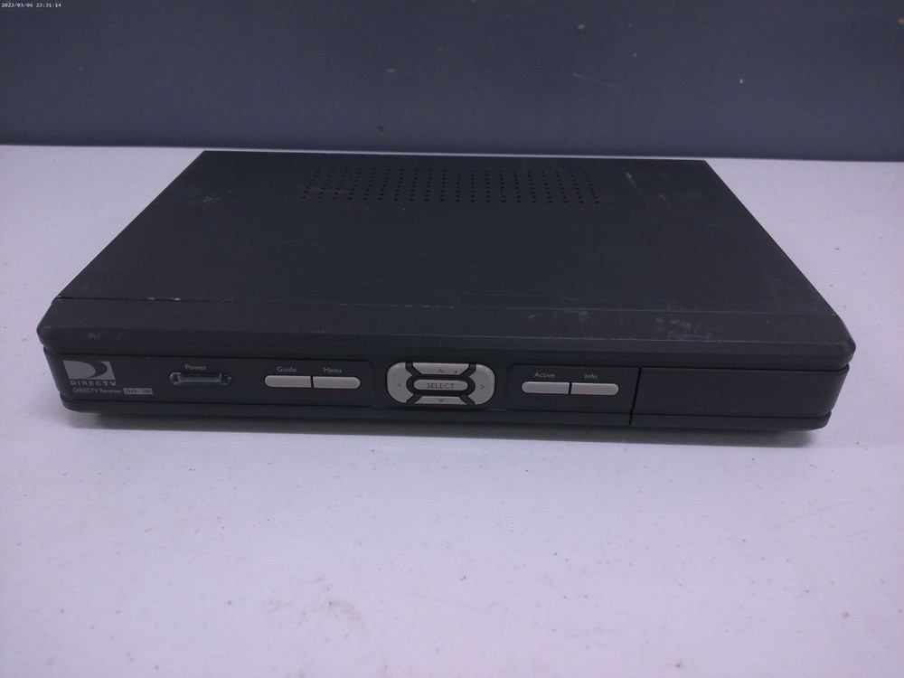Vintage DIRECTV D10-300 Digital Satellite Receiver.