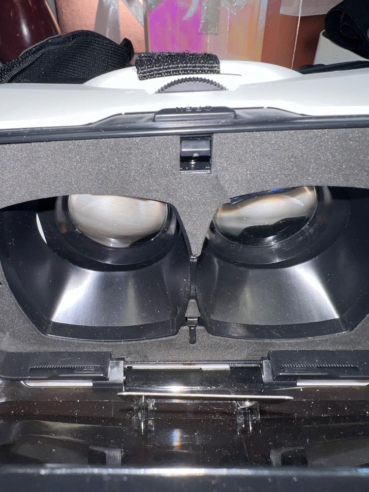 VR Storm & Sharper Image Virtual Reality Headsets