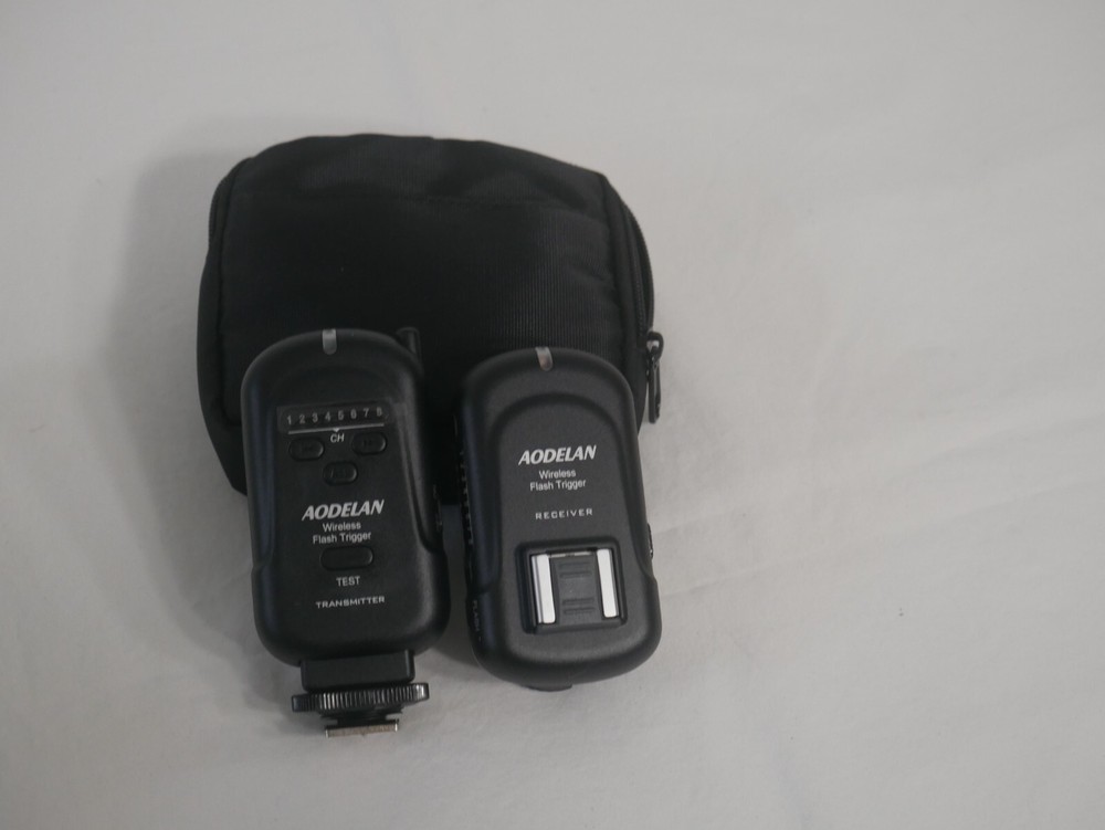 AODELAN FT-8 Wireless Flash Trigger 2.4 GHz with Transmitter and Receiver (3B2)
